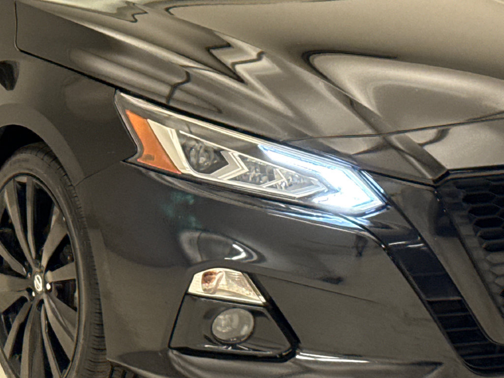 Used 2022 Nissan Altima 2.5 SR w/ Midnight Edition Package FWD image 5