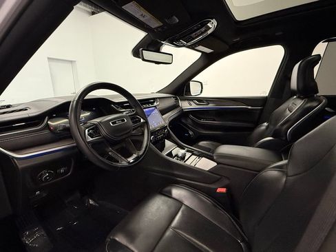 Used 2022 Jeep Grand Cherokee L Overland w/ Advanced Protech Group III image 18