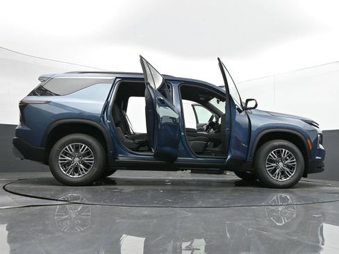 New 2026 Chevrolet Traverse LT w/ LPO, Floor Liner Package image 73