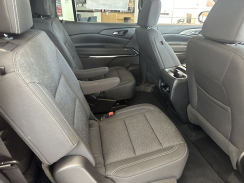 New 2026 Chevrolet Traverse LT image 10