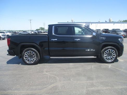 Used 2025 GMC Sierra 1500 Denali Ultimate AWD/4WD image 5