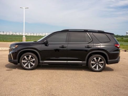 Used 2025 Honda Pilot Touring image 4