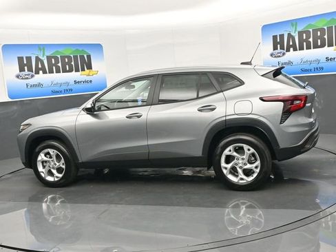 New 2026 Chevrolet Trax LS w/ LS Convenience Package image 3