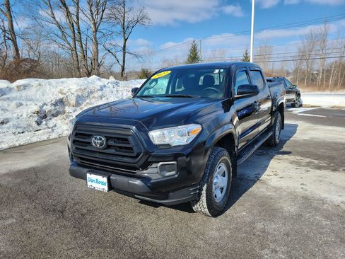 Used 2022 Toyota Tacoma SR image 1