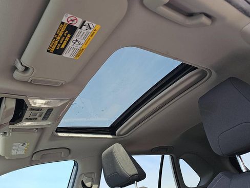 Used 2022 Toyota RAV4 XLE w/ Convenience Package image 14