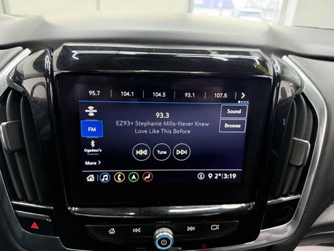 Used 2021 Chevrolet Traverse Premier image 18