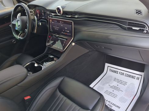 Used 2025 Maserati Grecale Modena image 42