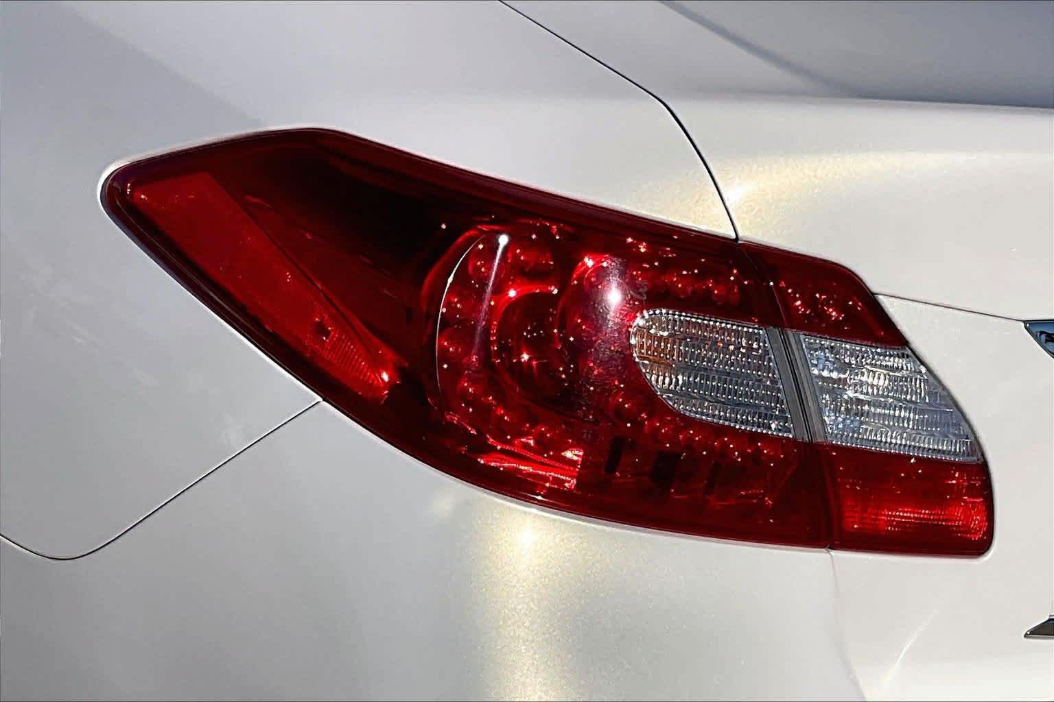 Used 2012 INFINITI M37 w/ Premium Pkg RWD image 31