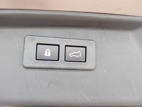 Used 2024 Subaru Outback Premium image 25