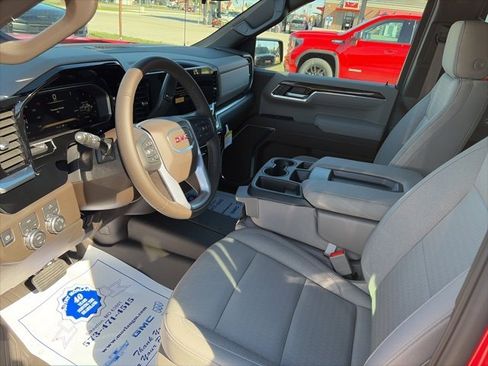 New 2026 GMC Sierra 1500 SLE w/ Preferred Package image 16