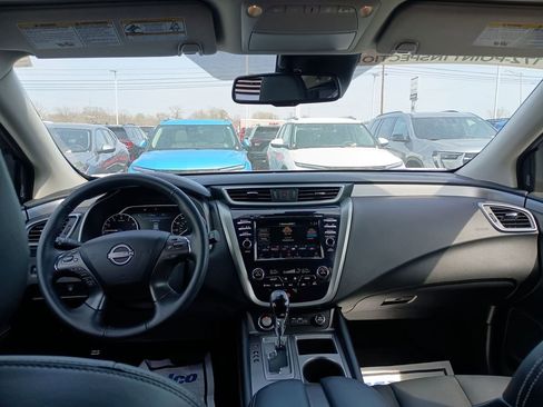 Used 2024 Nissan Murano SV w/ SV Midnight Edition Package image 10