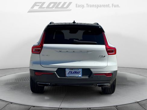 Used 2019 Volvo XC40 T5 R-Design image 8