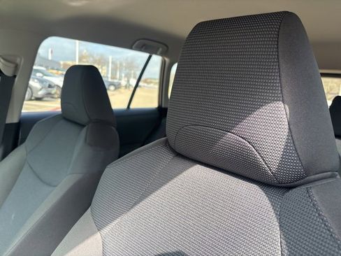 Used 2025 Toyota RAV4 LE image 9