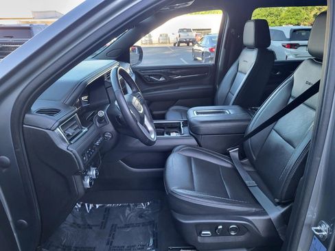 Used 2022 GMC Yukon XL Denali AWD/4WD image 12