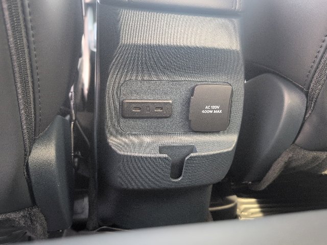 Used 2025 Ford Maverick Lariat w/ Black Appearance Package AWD/4WD image 32