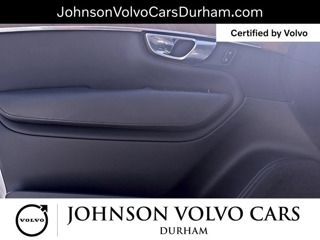 Used 2025 Volvo XC90 B6 Plus AWD/4WD image 38