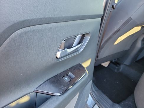 Certified 2025 Nissan Kicks SV w/ Illumination Package image 13