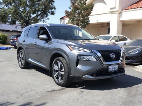 Certified 2023 Nissan Rogue SL image 2