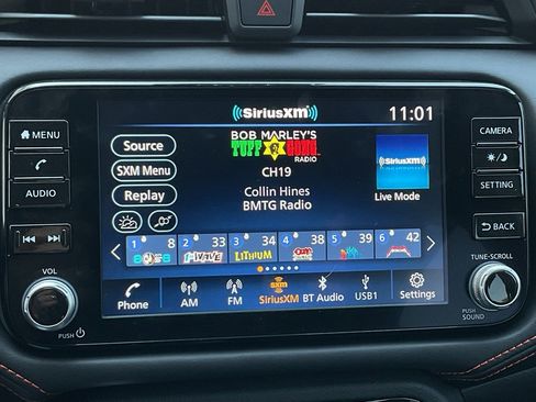 New 2025 Nissan Versa SR w/ Trunk Package image 26