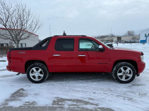 Used 2008 Chevrolet Avalanche LTZ w/ LTZ Preferred Equipment Group image 2