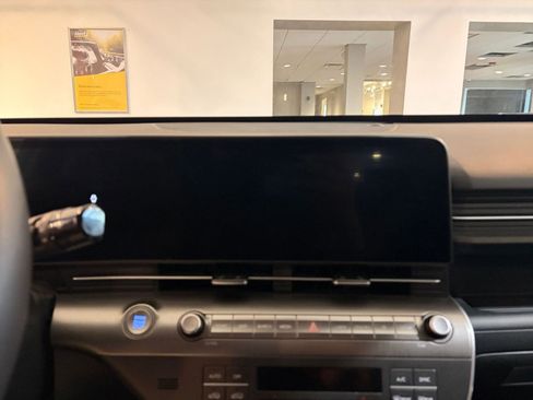 Used 2025 Hyundai Kona SEL image 18