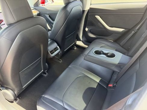 Used 2018 Tesla Model 3 RWD image 17