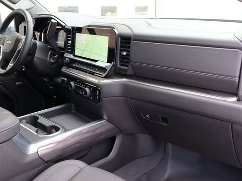 Used 2025 Chevrolet Silverado 3500 LTZ w/ LTZ Convenience Package image 42