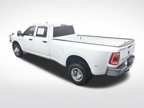 Used 2024 RAM 3500 Tradesman w/ Chrome Appearance Group AWD/4WD image 35