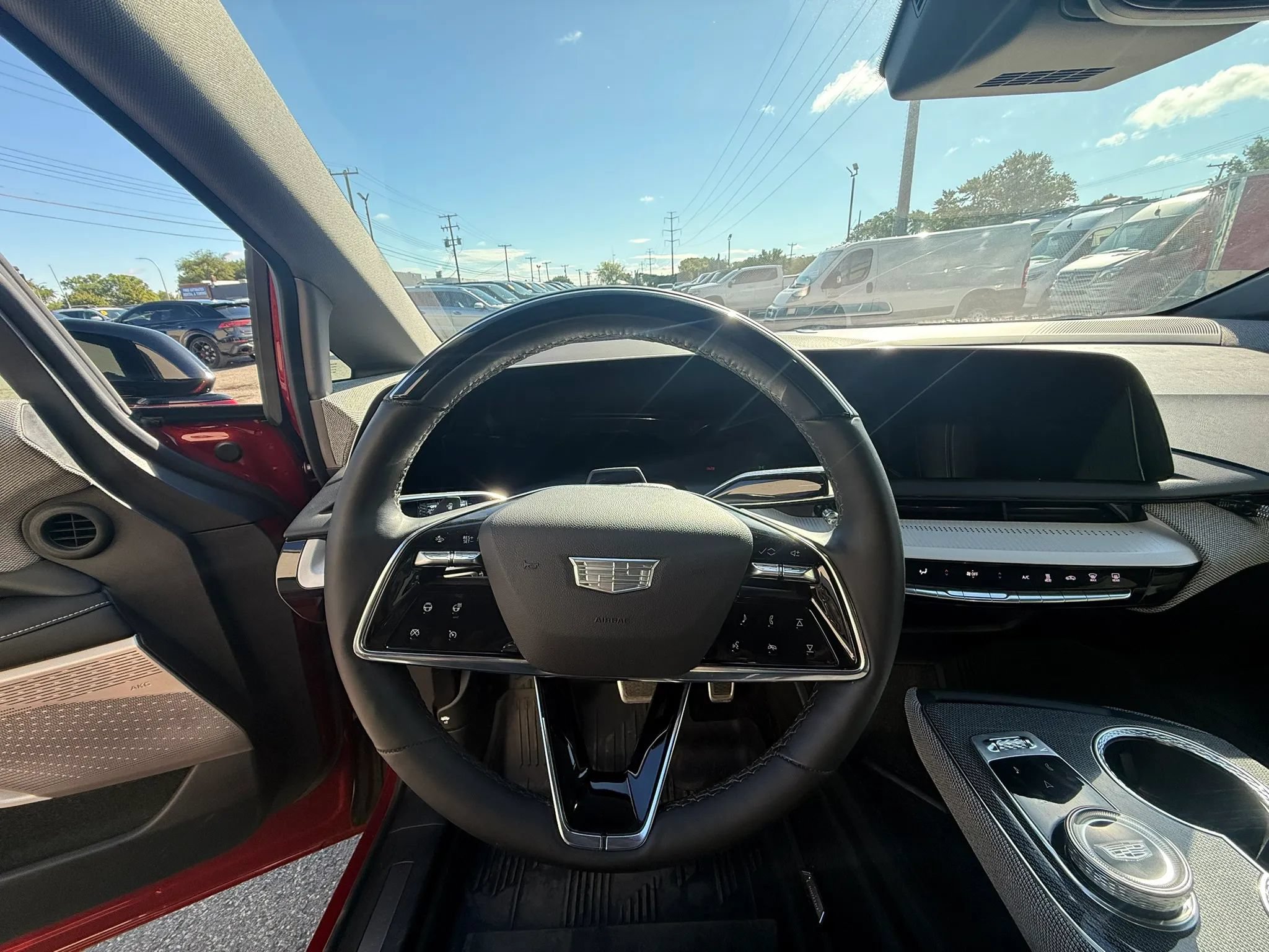Used 2025 Cadillac Optiq Sport 2 w/ LPO, Floor Liner Package AWD/4WD image 18