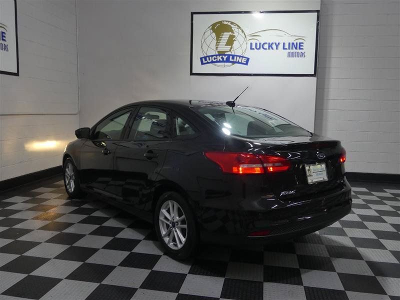 Used 2015 Ford Focus SE w/ Reverse Sensing Package FWD image 11