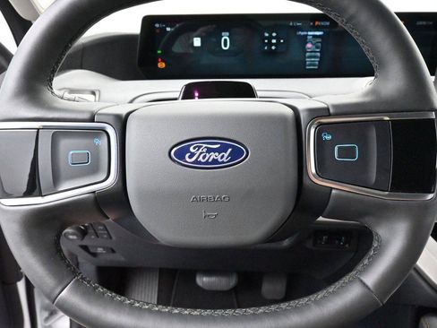 Used 2025 Ford Expedition Active AWD/4WD image 20