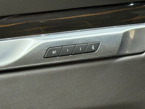 Certified 2025 Cadillac Escalade ESV Premium Luxury image 24