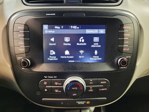 Used 2019 Kia Soul + FWD image 25