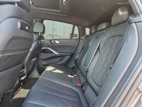 Used 2025 BMW X6 xDrive40i AWD/4WD image 23