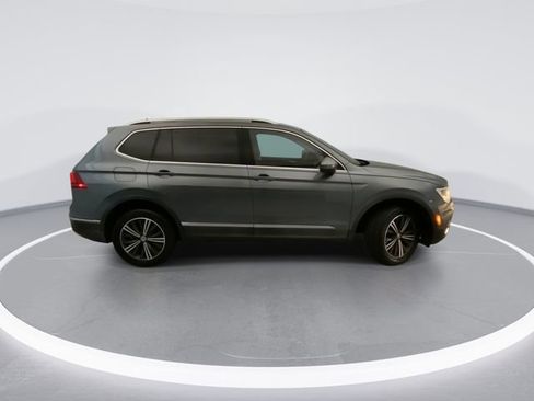 Used 2018 Volkswagen Tiguan SEL AWD/4WD image 7