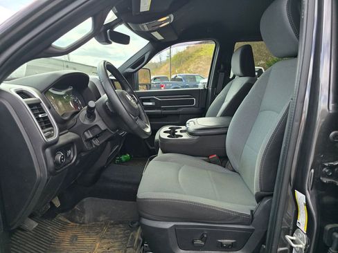 Used 2024 RAM 2500 Big Horn image 4