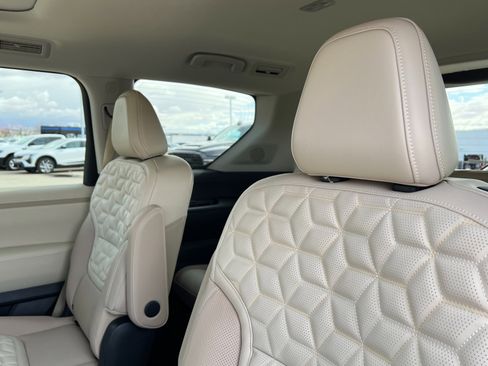 New 2025 Nissan Armada Platinum image 20
