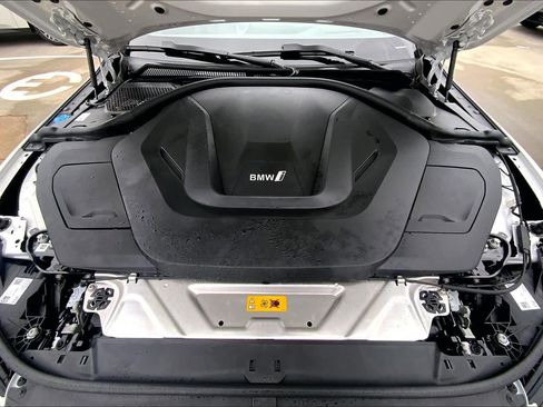 Certified 2025 BMW i4 eDrive40 w/ Premium Package image 31