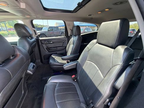 Used 2015 Chevrolet Traverse LTZ FWD image 12