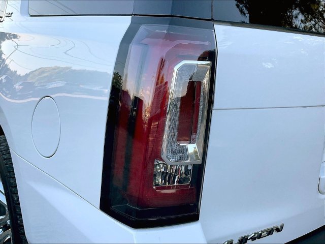 Used 2016 GMC Yukon SLT w/ Premium Edition AWD/4WD image 24