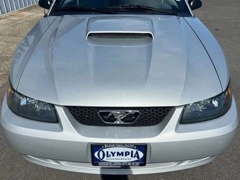 Used 2001 Ford Mustang GT RWD image 2