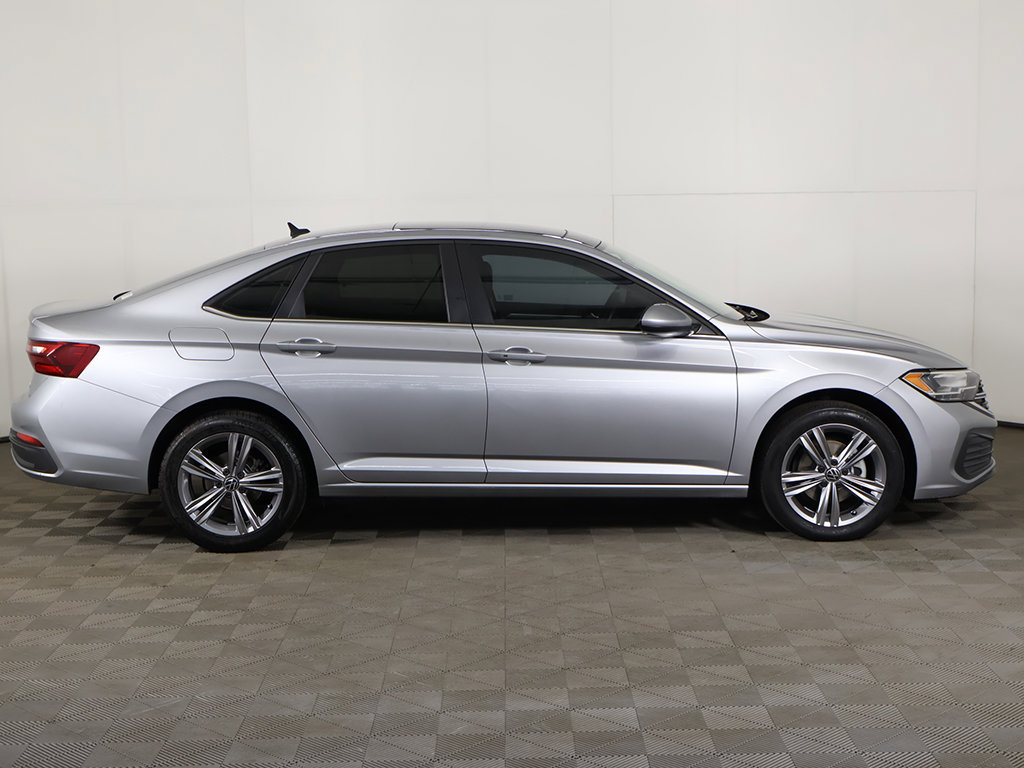 Used 2022 Volkswagen Jetta SE FWD image 19