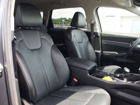 Used 2024 Kia Sorento S FWD image 23