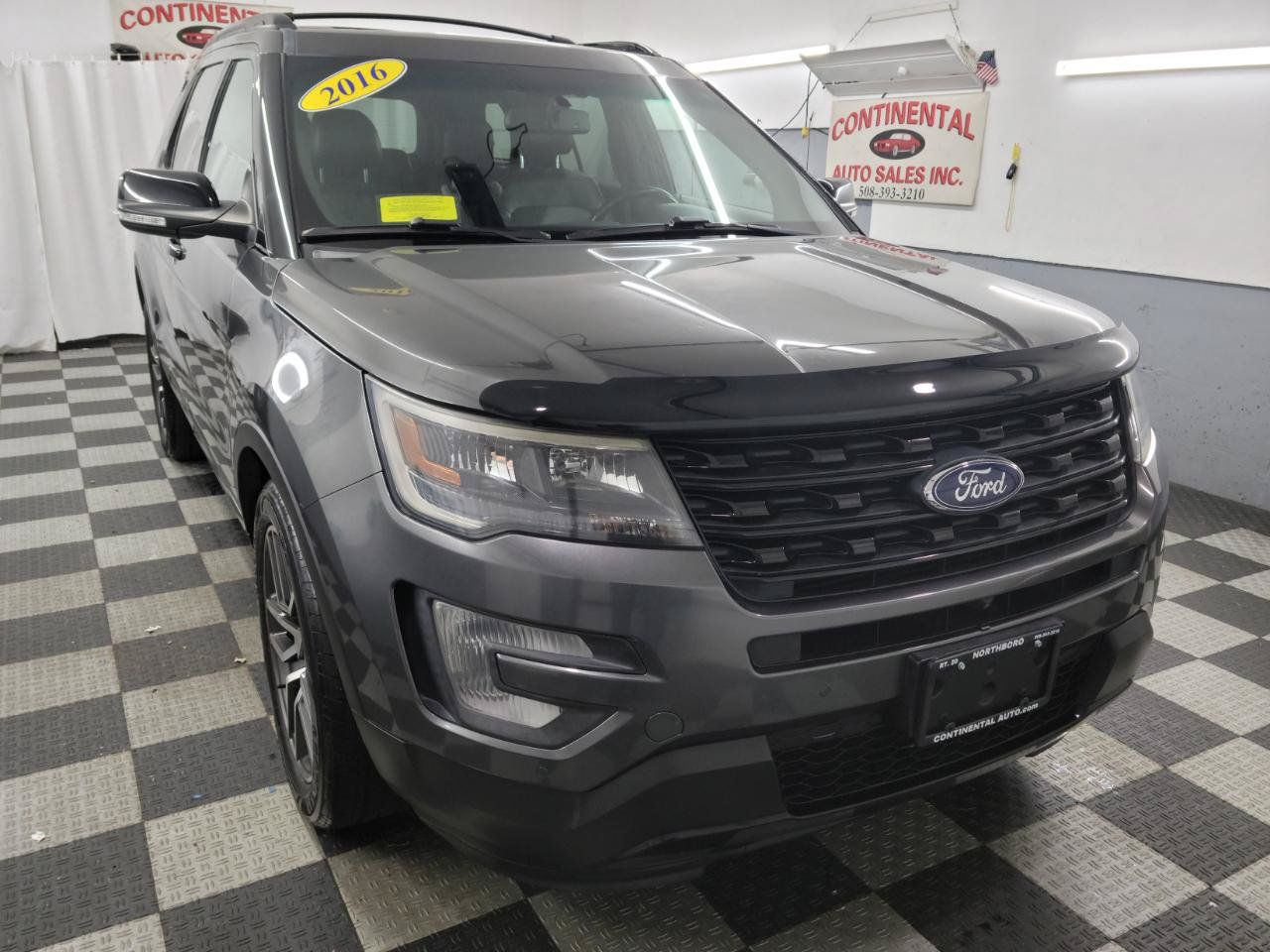 Used 2016 Ford Explorer Sport w/ Equipment Group 401A AWD/4WD image 9