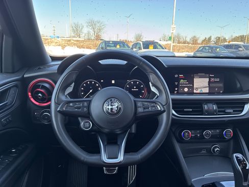 Certified 2024 Alfa Romeo Stelvio Veloce image 15