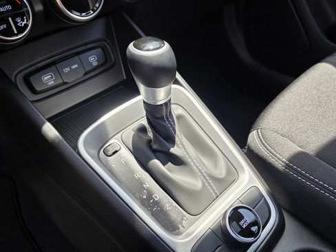 New 2025 Hyundai Venue SEL image 29