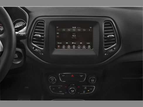 Used 2021 Jeep Compass Latitude FWD image 5