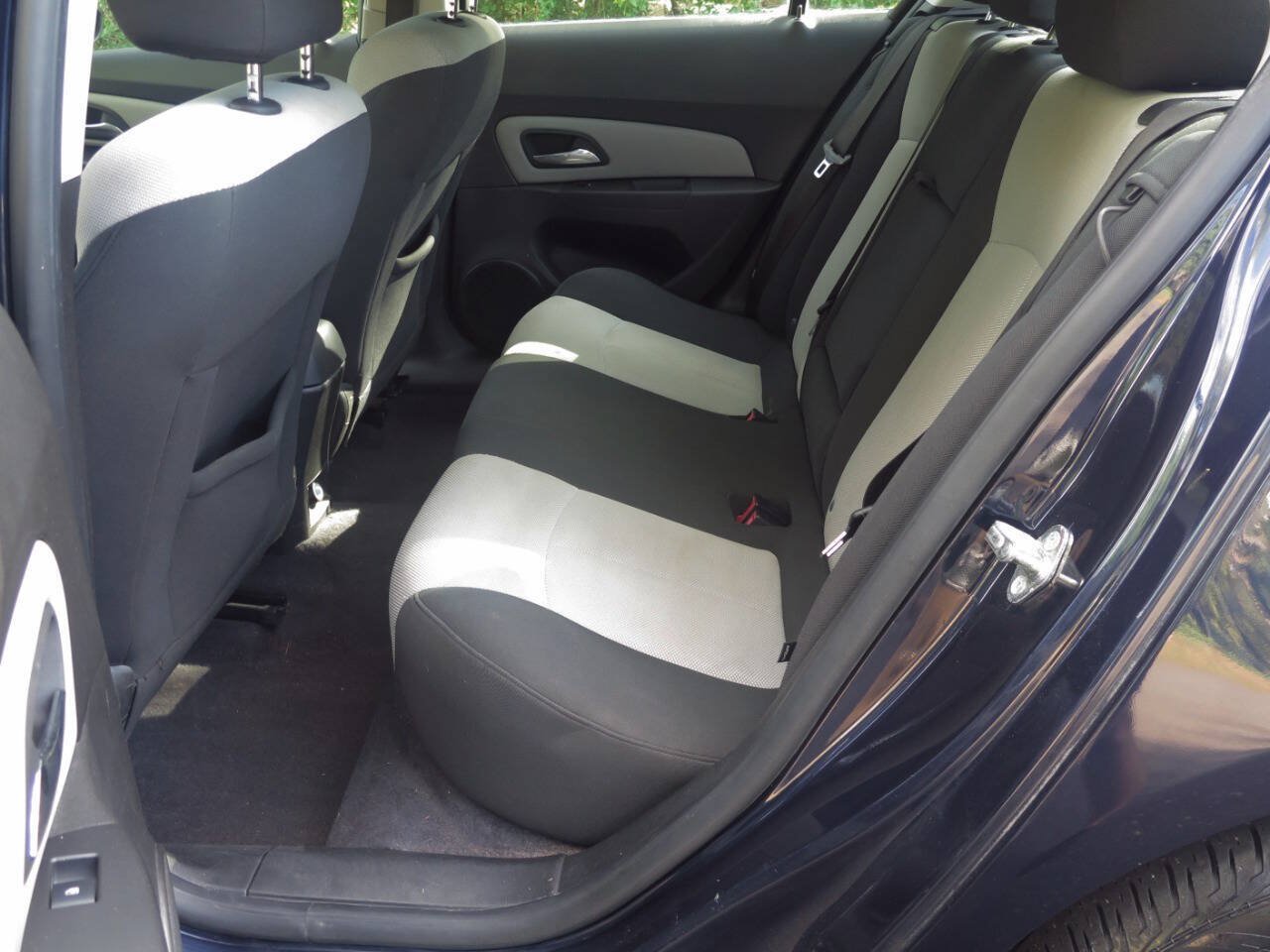 Used 2011 Chevrolet Cruze LS w/ Connectivity Package FWD image 15