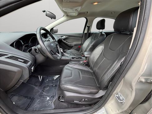 Used 2015 Ford Focus SE w/ Equipment Group 201A image 2