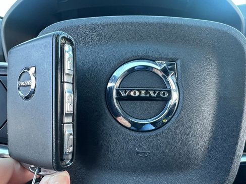 Used 2024 Volvo XC40 B5 Core image 43